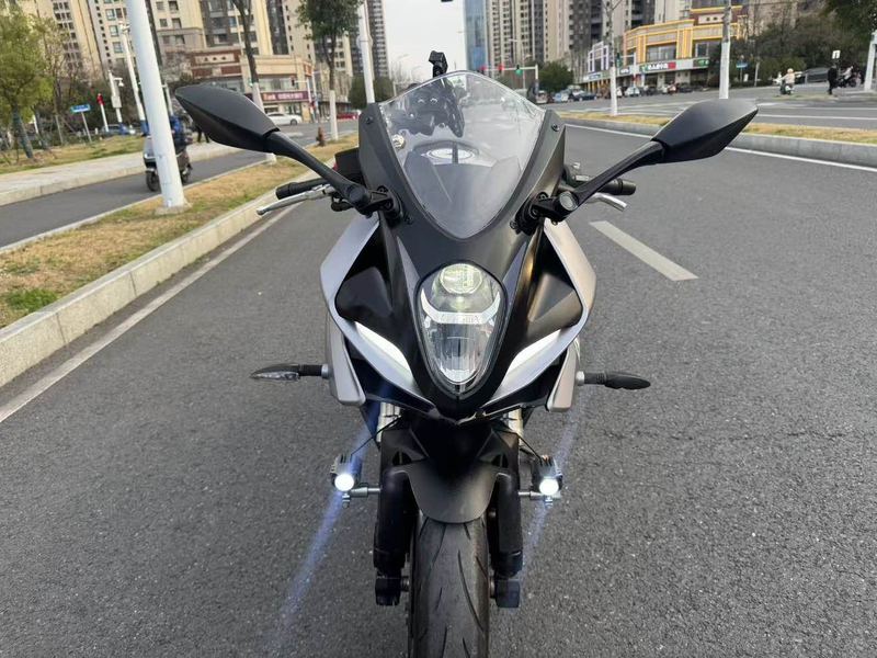 二手贝纳利龙卷风 Tornado 302R