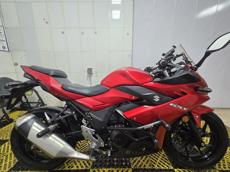 二手豪爵铃木GSX250R