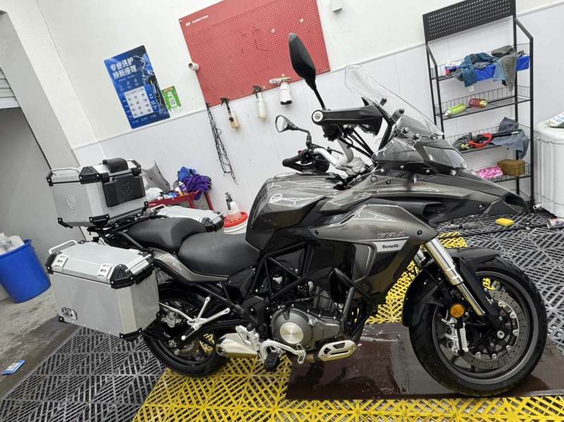 二手贝纳利金鹏 TRK502