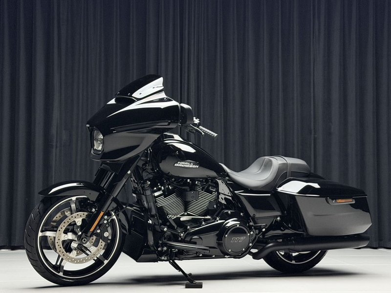 二手哈雷戴维森大道滑翔 Street Glide