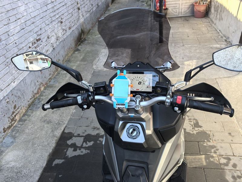 二手三阳哈士奇 Husky ADV300