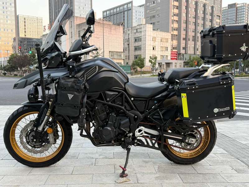二手贝纳利TRK702