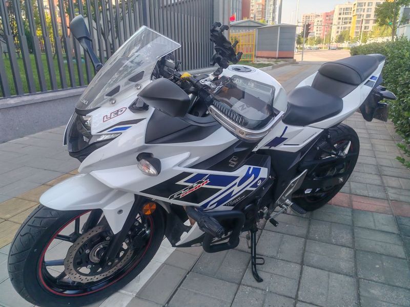 二手豪爵铃木GSX250R