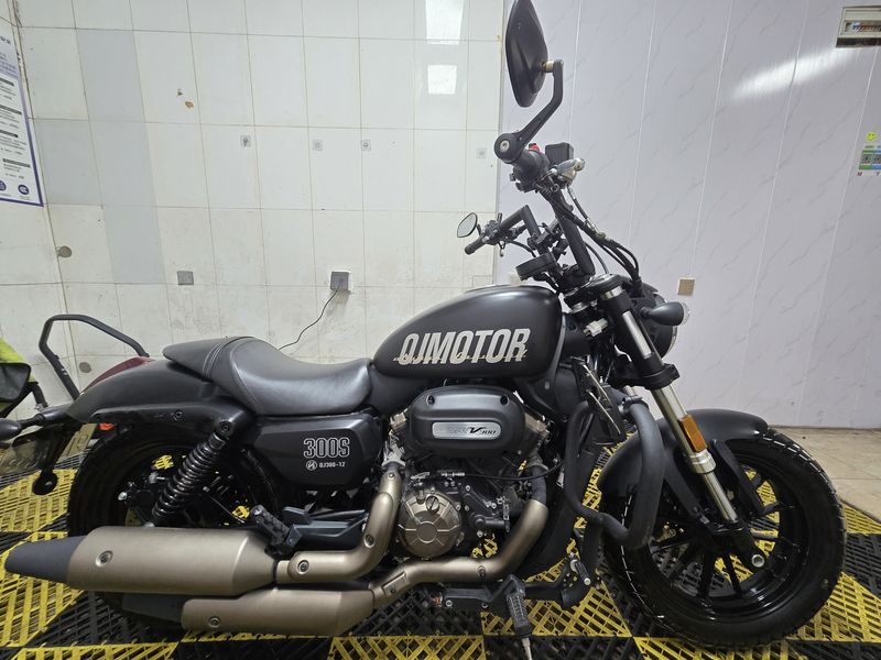 二手QJMOTOR闪300