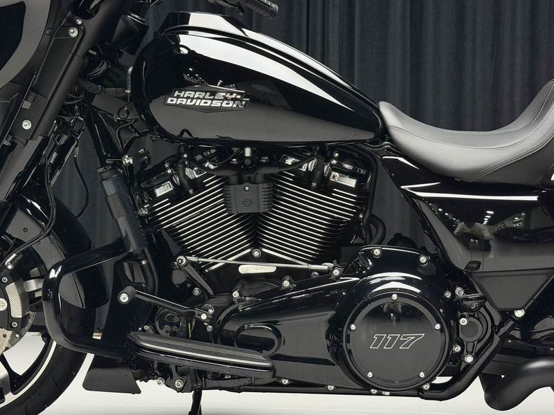二手哈雷戴维森大道滑翔 Street Glide