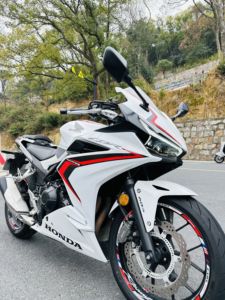 二手本田CBR400R