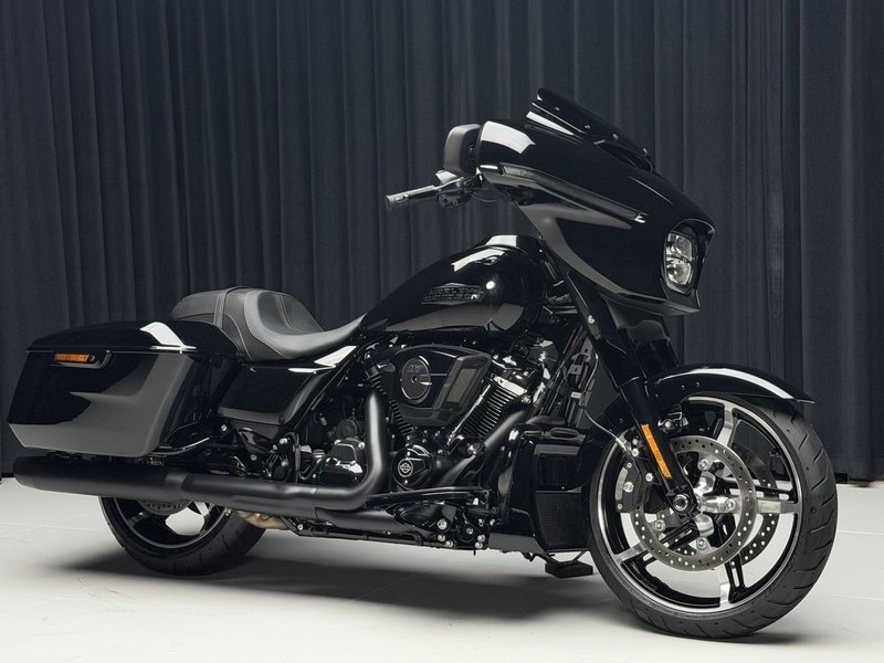二手哈雷戴维森大道滑翔 Street Glide