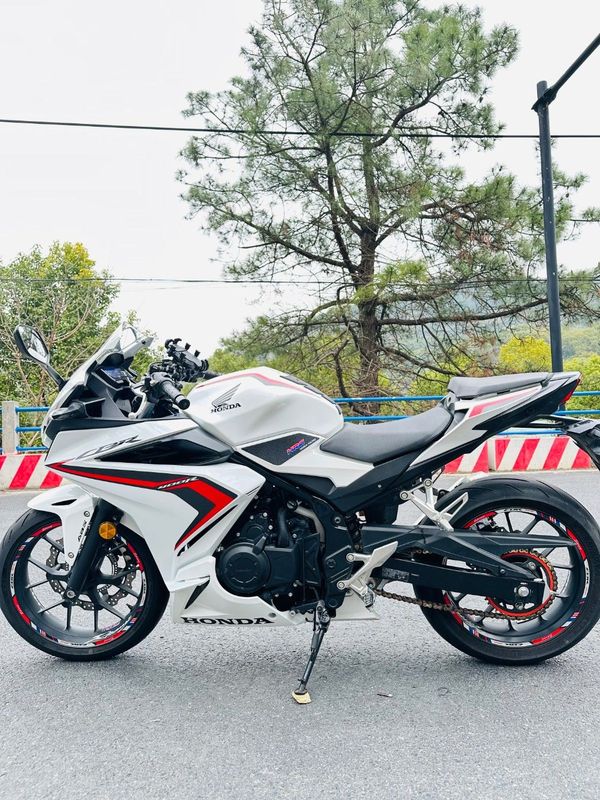 二手本田CBR400R
