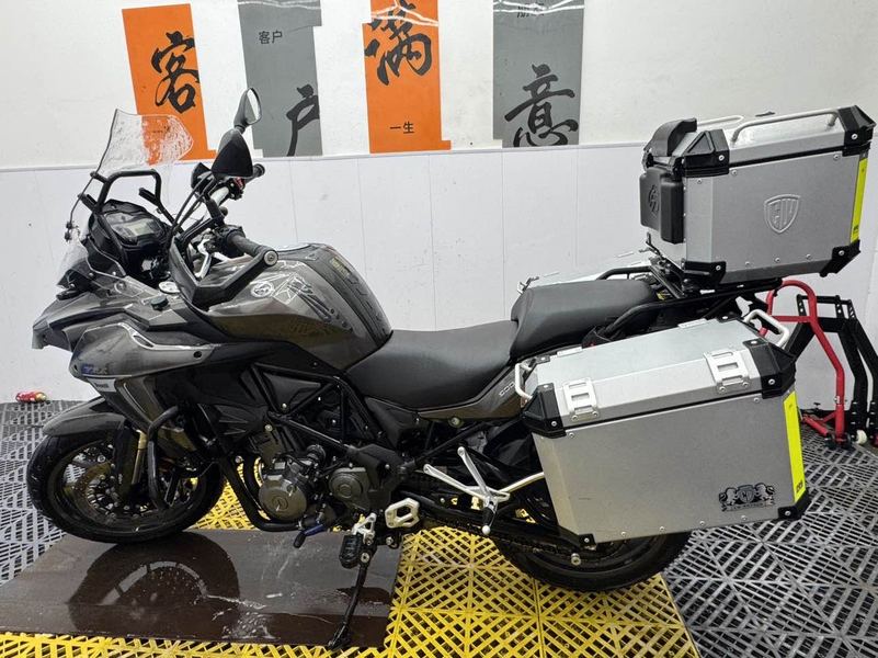 二手贝纳利金鹏 TRK502