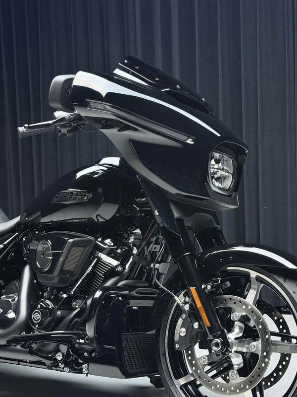 二手哈雷戴维森大道滑翔 Street Glide