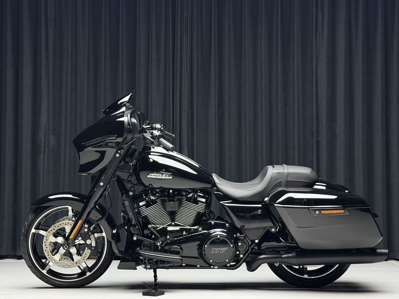 二手哈雷戴维森大道滑翔 Street Glide