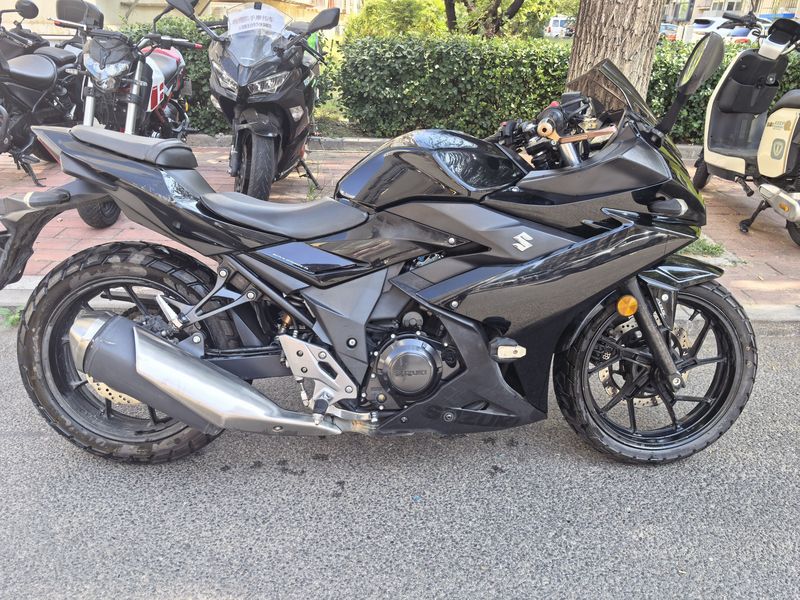 二手豪爵铃木GSX250R