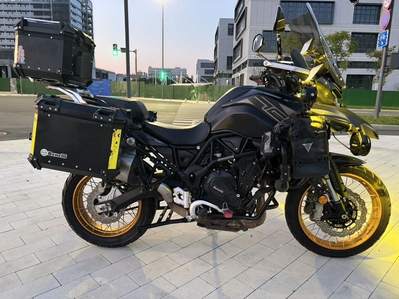 二手贝纳利TRK702