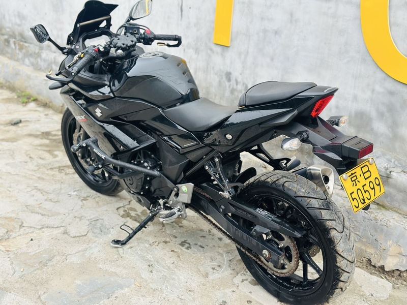 二手豪爵铃木GSX250R