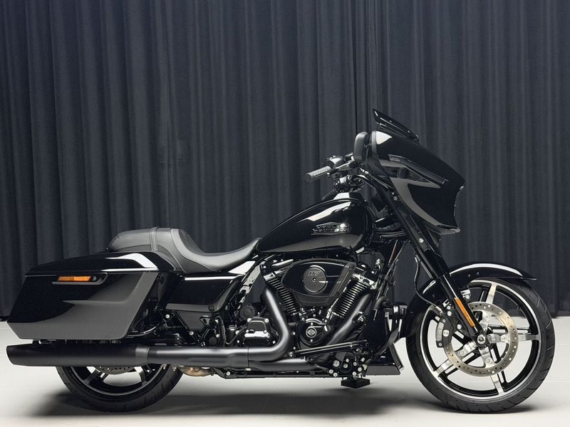 二手哈雷戴维森大道滑翔 Street Glide