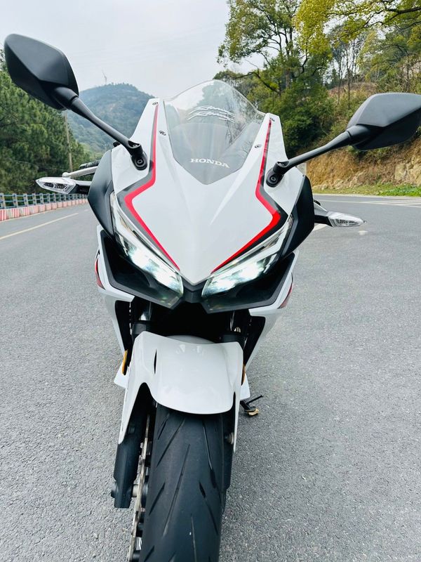 二手本田CBR400R