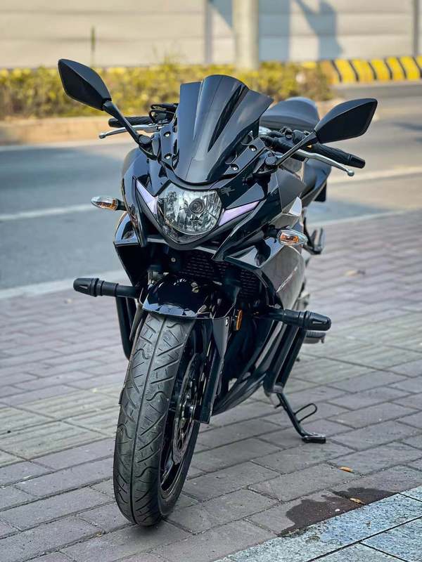 二手豪爵铃木GSX250R