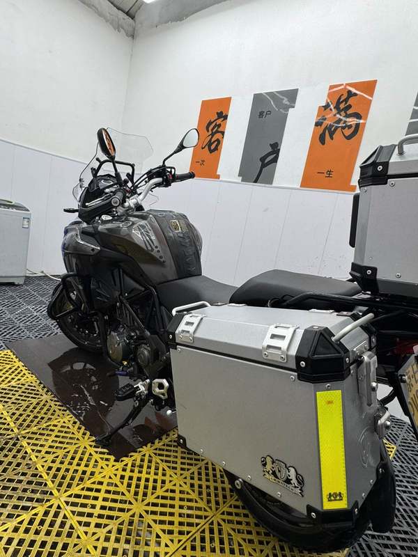 二手贝纳利金鹏 TRK502