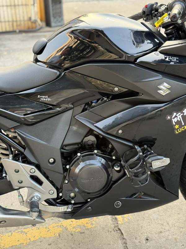 二手豪爵铃木GSX250R