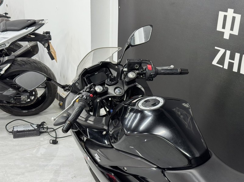 二手豪爵铃木GSX250R