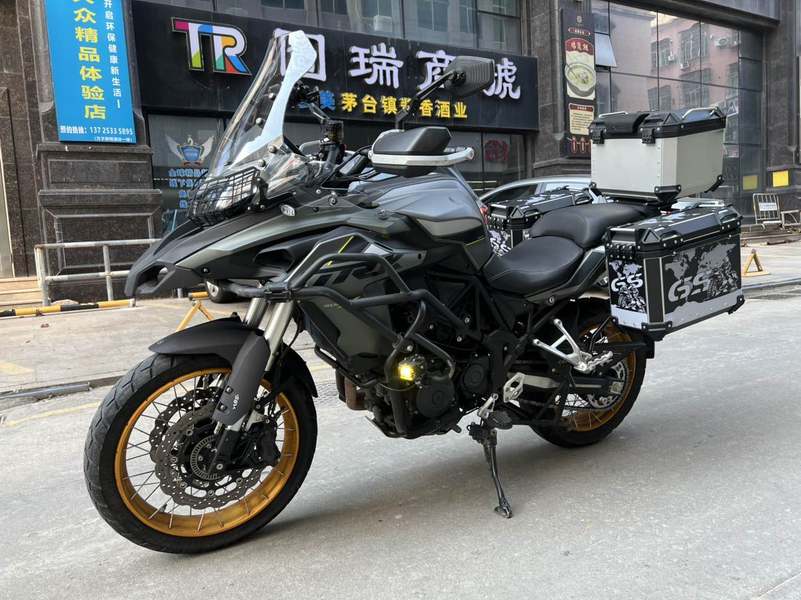 二手贝纳利金鹏 TRK502