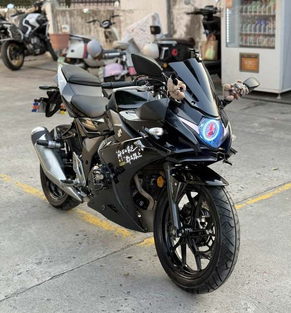 二手豪爵铃木GSX250R