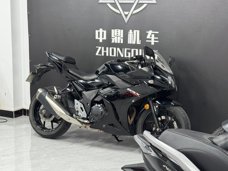 二手豪爵铃木GSX250R