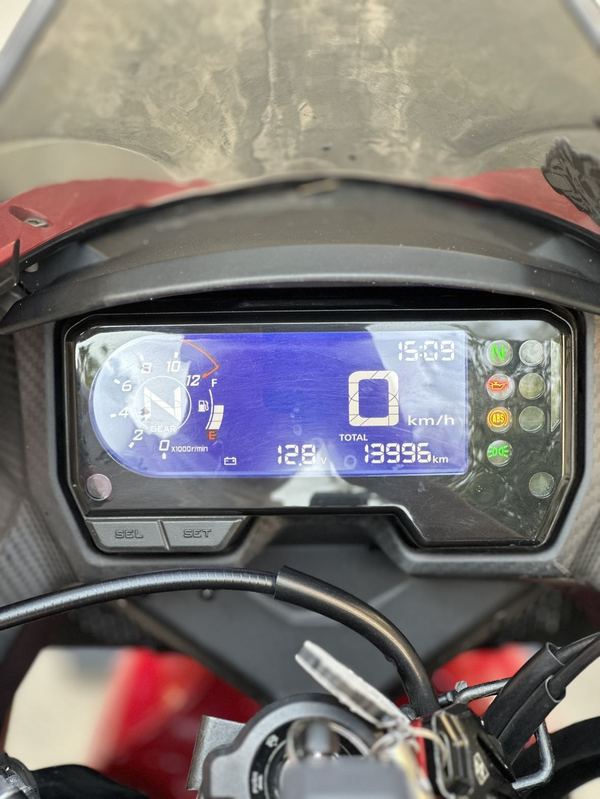 二手本田CBR400R