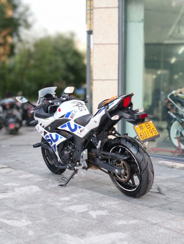 二手豪爵铃木GSX250R