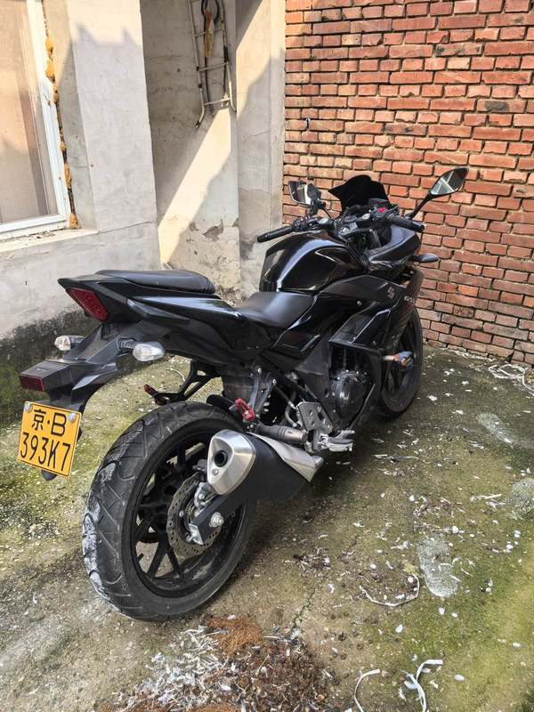二手豪爵铃木GSX250R