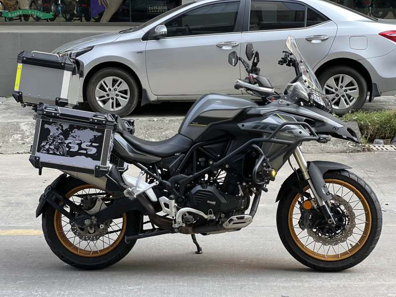 二手贝纳利金鹏 TRK502