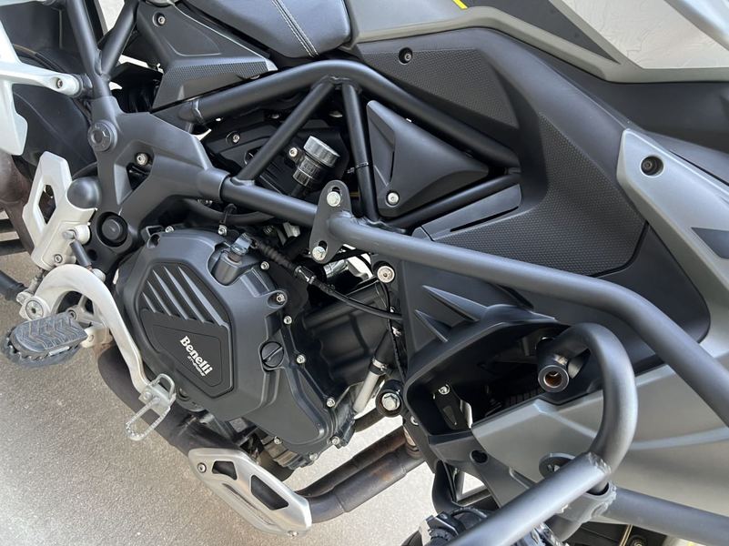 二手贝纳利金鹏 TRK502