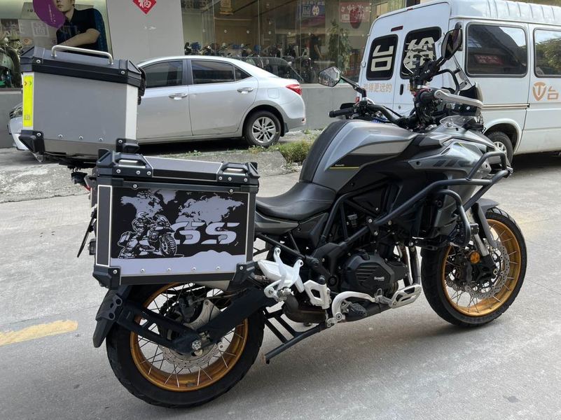 二手贝纳利金鹏 TRK502
