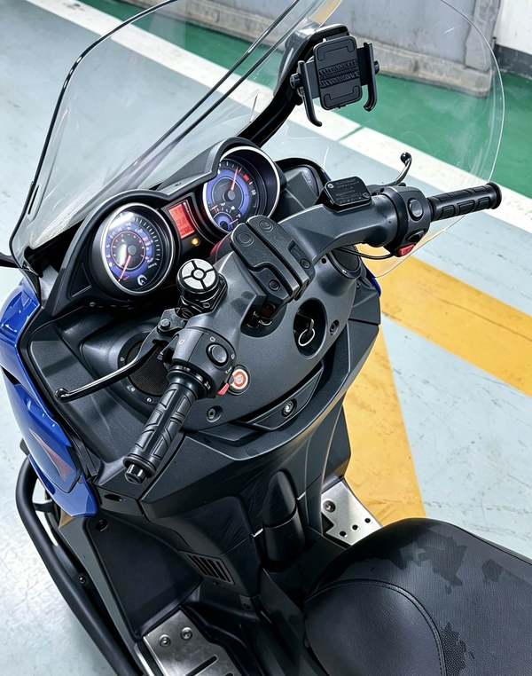 二手ADIVAAD3 400