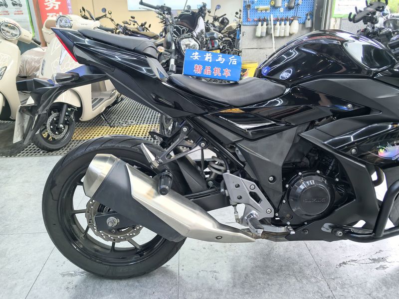 二手豪爵铃木GSX250R