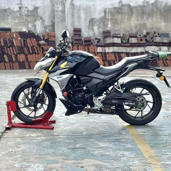 二手五羊本田CB190R 暴锋眼