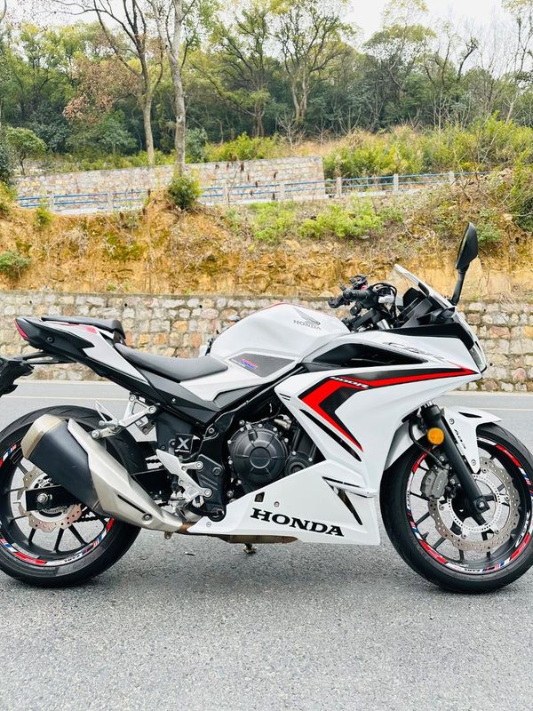 二手本田CBR400R
