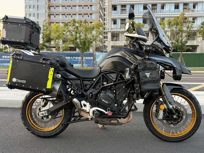 二手贝纳利TRK702