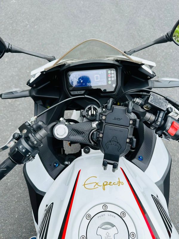 二手本田CBR400R