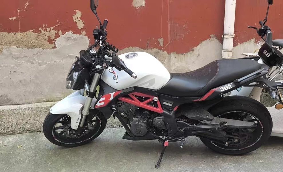二手贝纳利蓝宝龙 BN302S