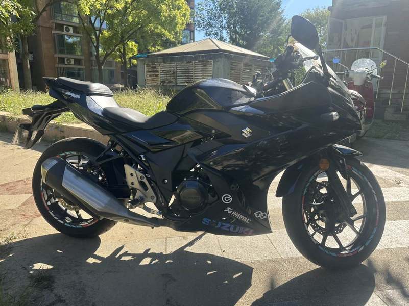 二手豪爵铃木GSX250R