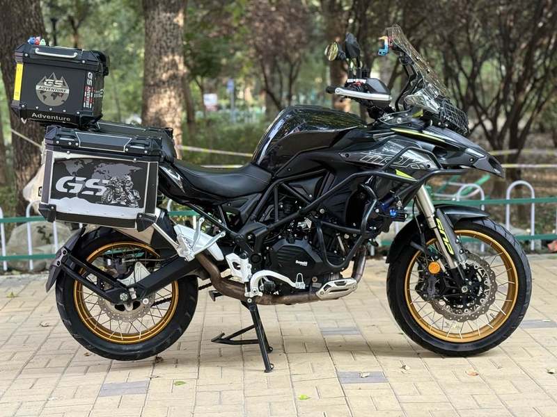 二手贝纳利金鹏 TRK502