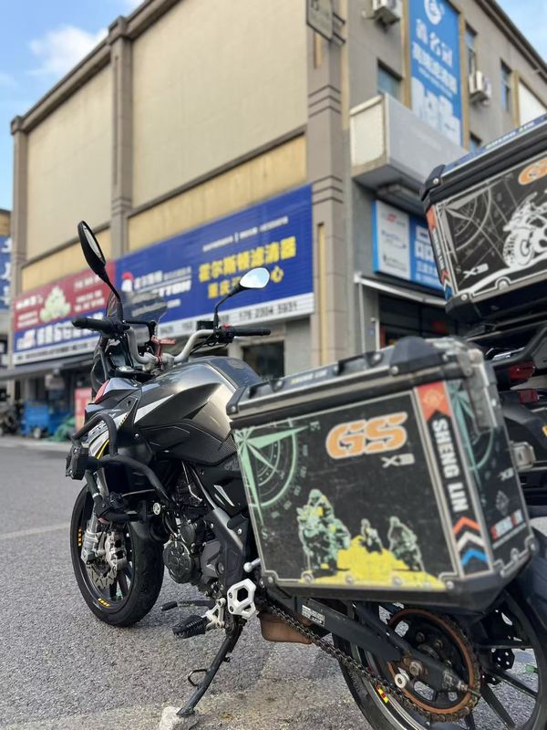 二手贝纳利金鹏 TRK251