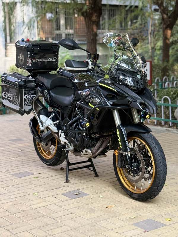 二手贝纳利金鹏 TRK502