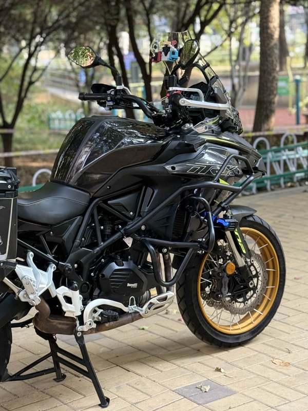 二手贝纳利金鹏 TRK502