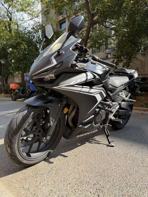 二手本田CBR400R