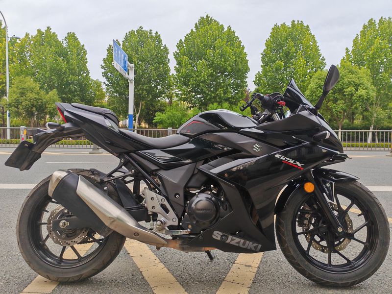 二手豪爵铃木GSX250R