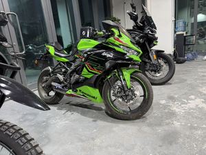 二手川崎ZX-4R