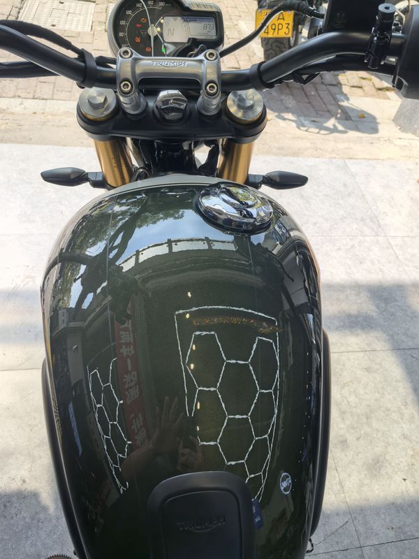 二手凯旋Scrambler 400 X