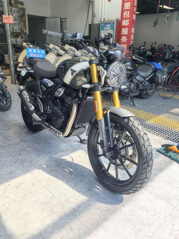 二手凯旋Scrambler 400 X